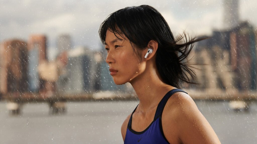 Apple's new earbuds AirPods 3 noise-cancelling 2022