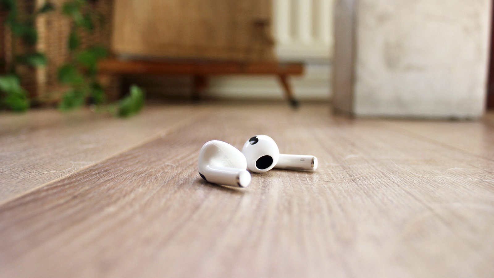 Best wireless earbuds AirPods 3 vs Samsung Galaxy Buds Pro in 2022